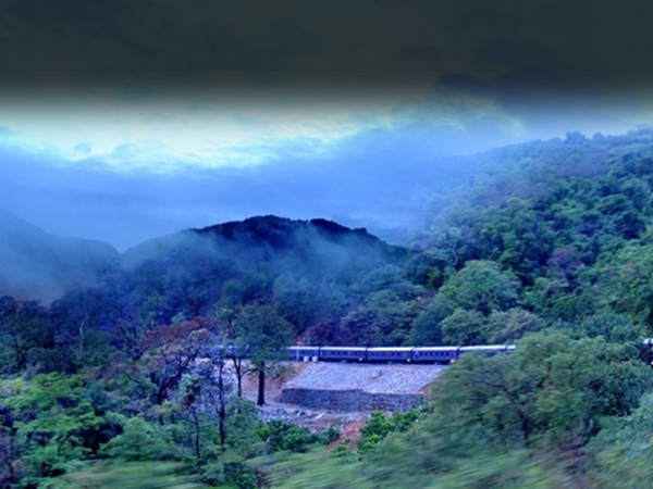 India luxury train experiences
