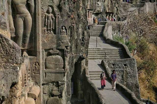 Maharashtra Splendor Luxury Train Journey