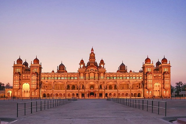 Golden Chariot Glimpses of Karnataka itinerary