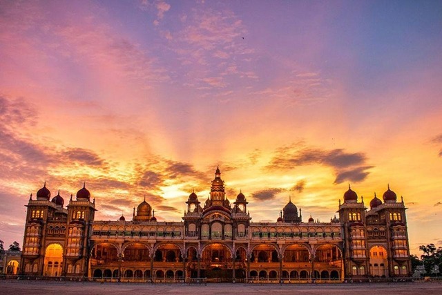 Golden Chariot Pride of Karnataka itinerary