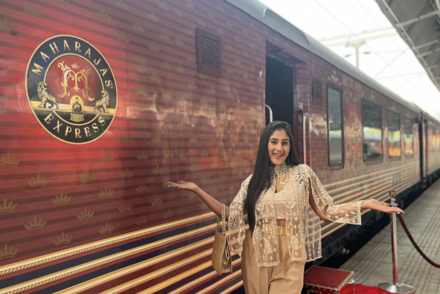 How to Book Luxury Train India