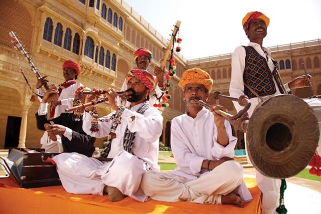 How to Book Luxury Train India