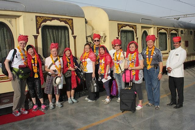 How to Book Luxury Train India