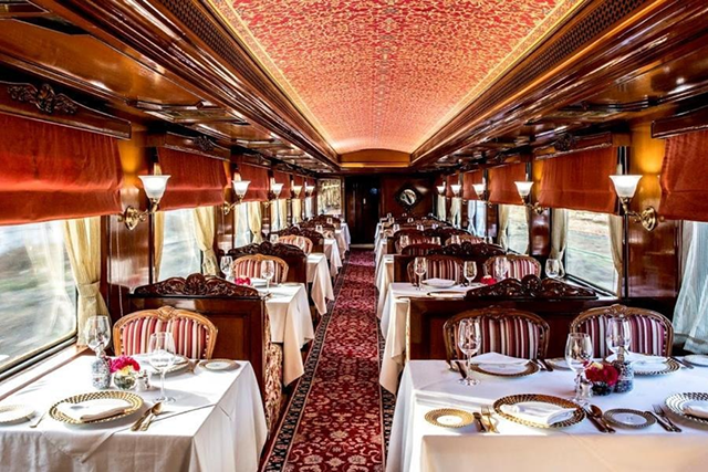 Taj Mahal luxury train tour
