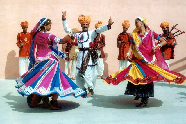 Taj Mahal luxury train tour